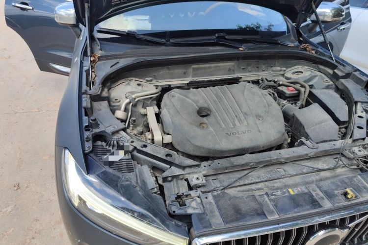 Used Volvo XC60 2022 B5 4x4 Smart Luxury Edition Engine Bay Right