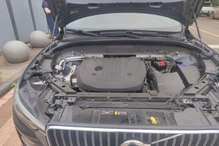 Used Volvo XC60 2022 B5 4x4 Zhiyi Luxury Edition Engine Bay Right