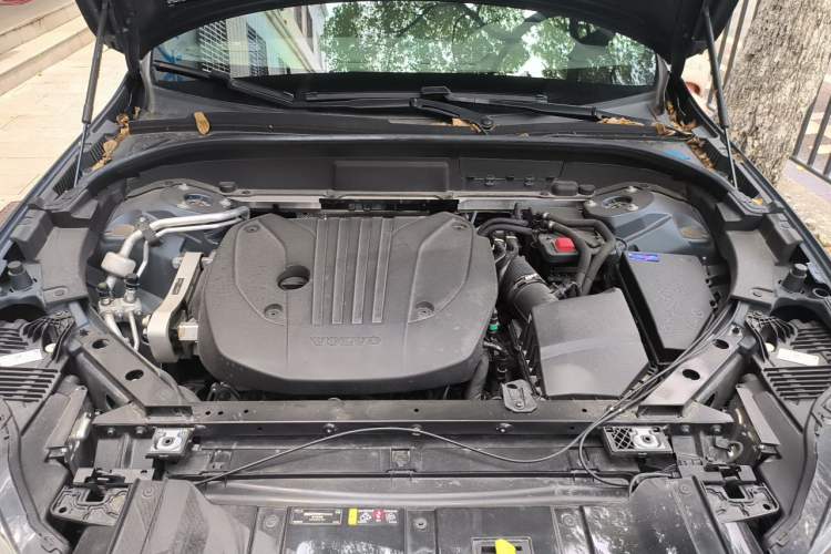 Used Volvo XC60 2022 B5 4x4 Zhiyi Luxury Edition Engine Bay