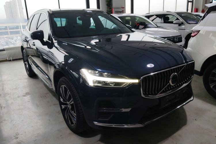 Used Volvo XC60 2022 B5 4x4 Smart Luxury Edition Exterior 2