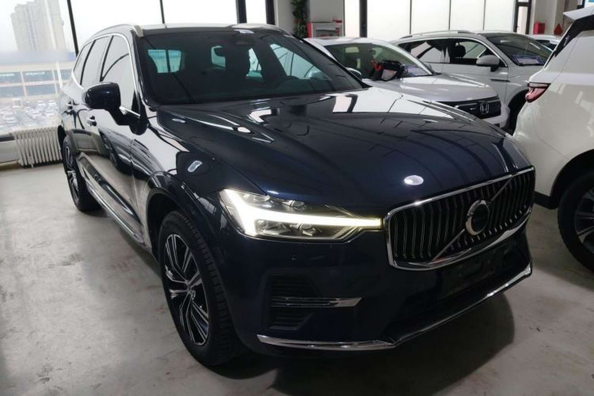 Used Volvo XC60 2022 B5 4x4 Smart Luxury Edition Exterior 2