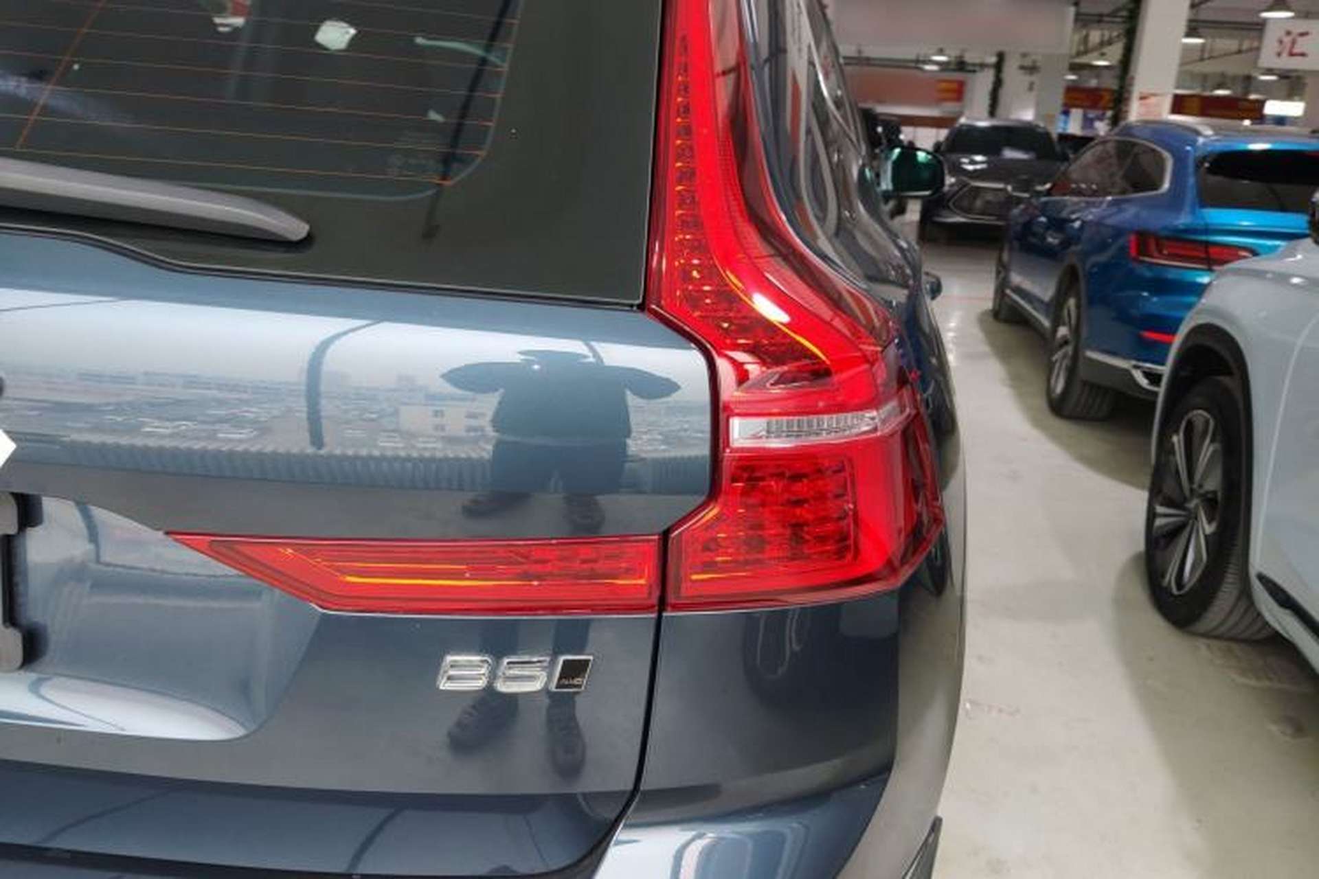Used Volvo XC60 2022 B5 4x4 Smart Luxury Edition Exterior 6