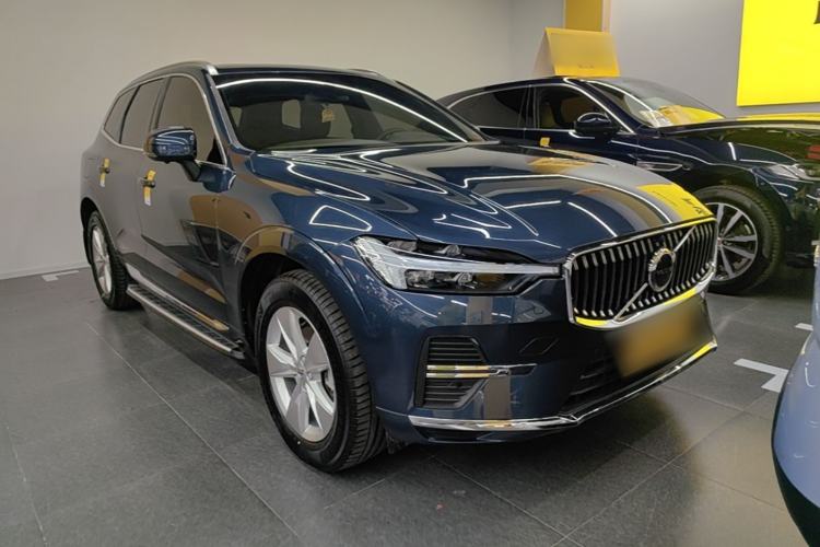 Used Volvo XC60 2022 B5 4x4 Zhiyi Luxury Edition Front Right 45 Deg