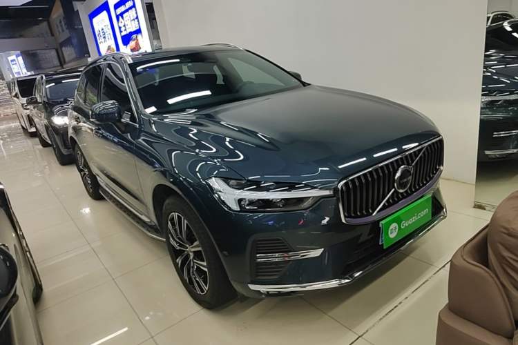 Used Volvo XC60 2022 B5 4x4 Zhiya Luxury Edition Front Right 45 Deg