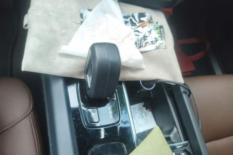 Used Volvo XC60 2022 B5 4x4 Zhiyi Luxury Edition Gear Lever