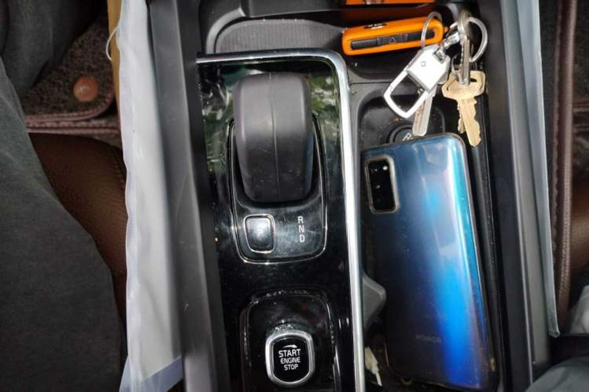 Used Volvo XC60 2022 B5 4x4 Zhiyi Luxury Edition Gear Lever