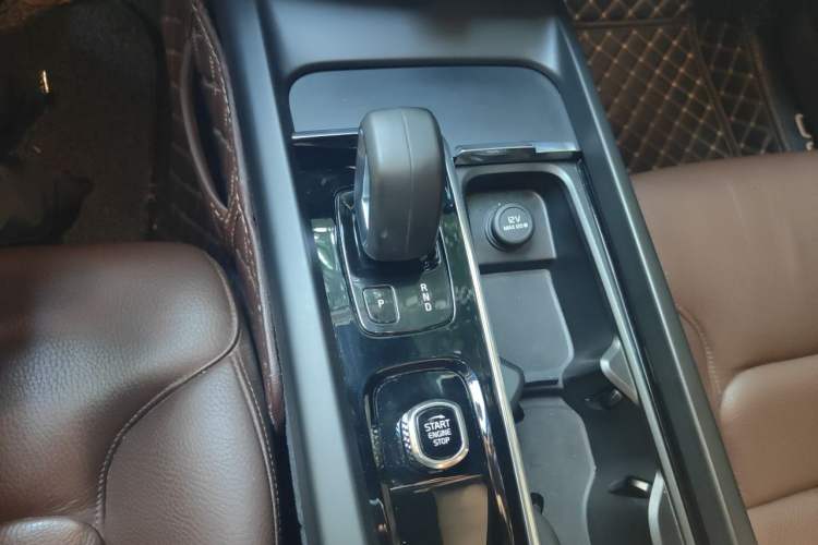 Used Volvo XC60 2022 B5 4x4 Zhiyi Sport Edition Gear Lever