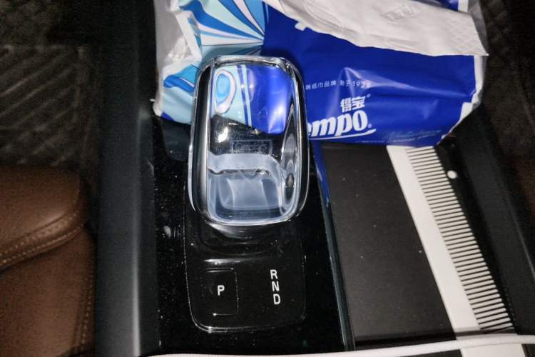 Used Volvo XC60 2022 B5 4x4 Smart Luxury Edition Gear Lever