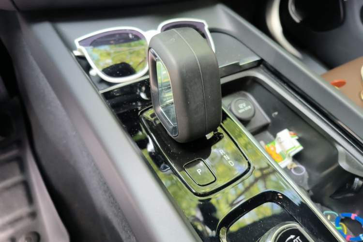 Used Volvo XC60 2022 B5 4x4 Zhiyi Luxury Edition Gear Lever