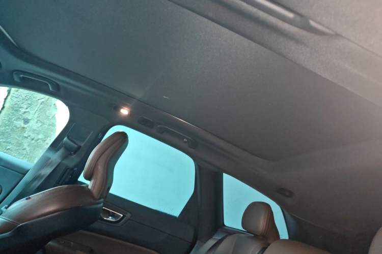 Used Volvo XC60 2022 B5 4x4 Smart Luxury Edition Headliner