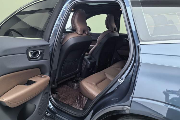 Used Volvo XC60 2022 B5 4x4 Zhiyi Luxury Edition Interior 2