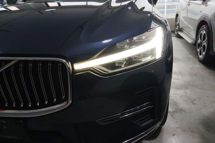 Used Volvo XC60 2022 B5 4x4 Smart Luxury Edition Left Front Headlight