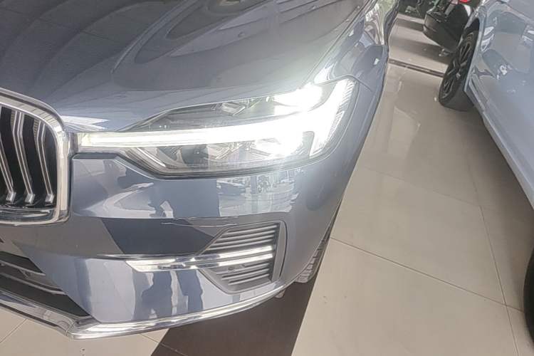 Used Volvo XC60 2022 B5 4x4 Smart Luxury Edition Left Front Headlight