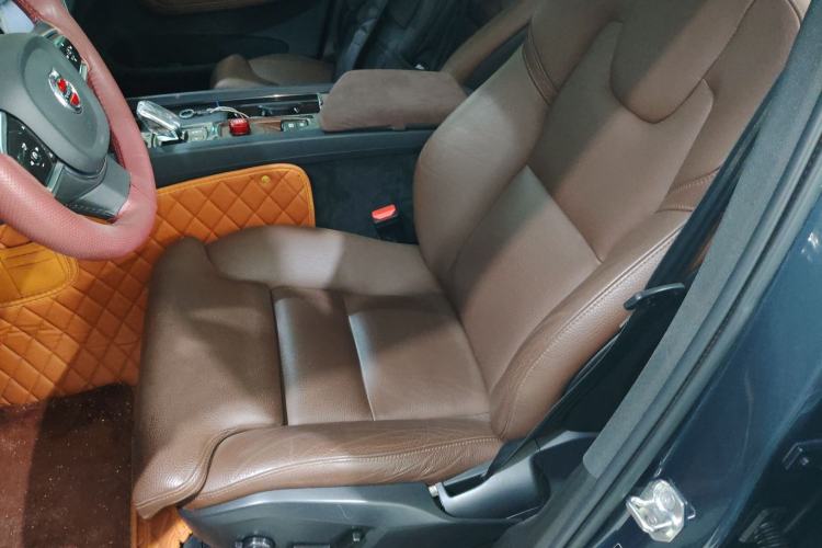 Used Volvo XC60 2022 B5 4x4 Smart Luxury Edition Left Front Seat