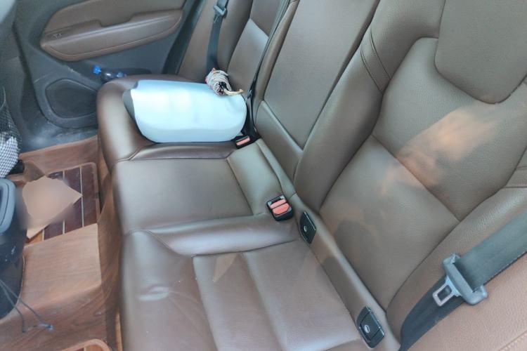 Used Volvo XC60 2022 B5 4x4 Smart Luxury Edition Left Rear Seat