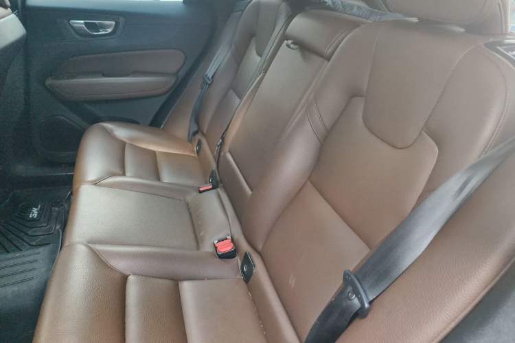 Used Volvo XC60 2022 B5 4x4 Zhiyi Luxury Edition Left Rear Seat