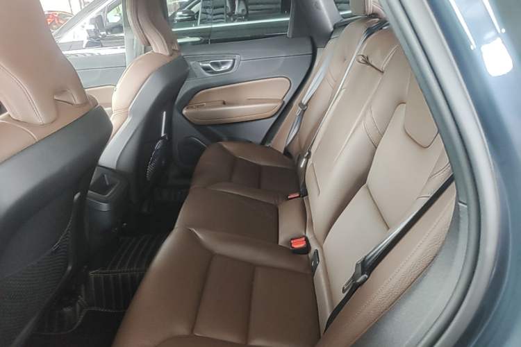 Used Volvo XC60 2022 B5 4x4 Smart Luxury Edition Left Rear Seat