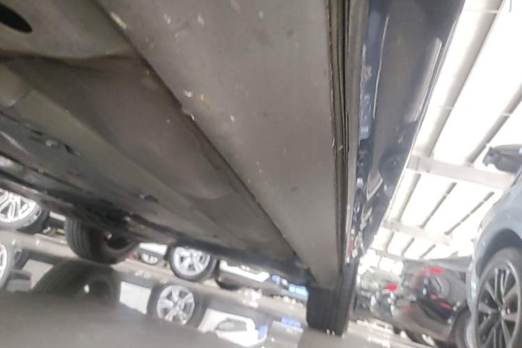 Used Volvo XC60 2022 B5 4x4 Smart Luxury Edition Left Side Sill