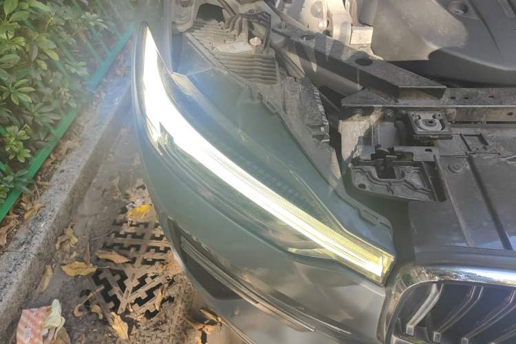 Used Volvo XC60 2022 B5 4x4 Zhiyi Sport Edition Right Front Headlight