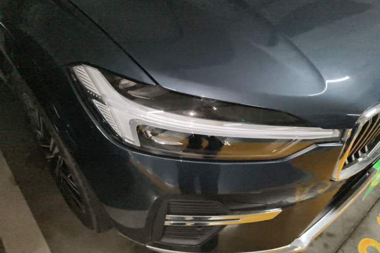 Used Volvo XC60 2022 B5 4x4 Smart Luxury Edition Right Front Headlight