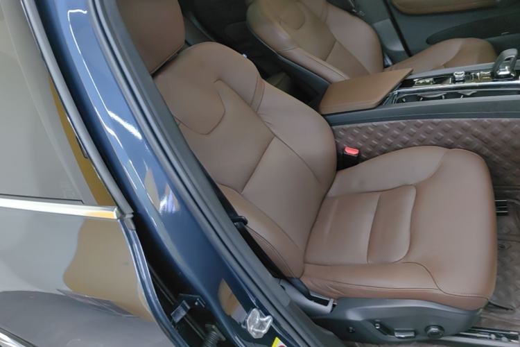 Used Volvo XC60 2022 B5 4x4 Zhiyi Luxury Edition Right Front Seat