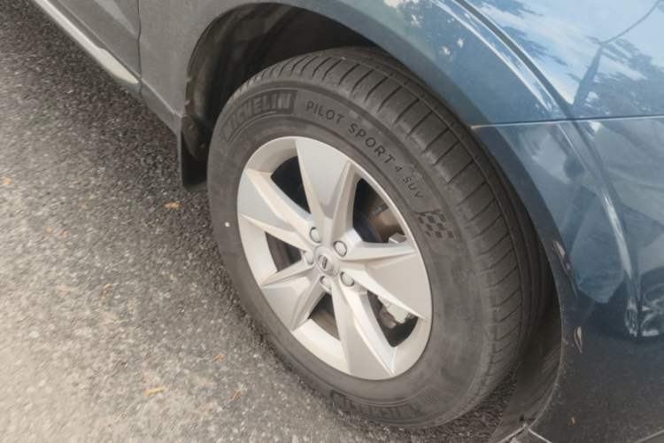 Used Volvo XC60 2022 B5 4x4 Zhiyi Luxury Edition Right Front Wheel Hub
