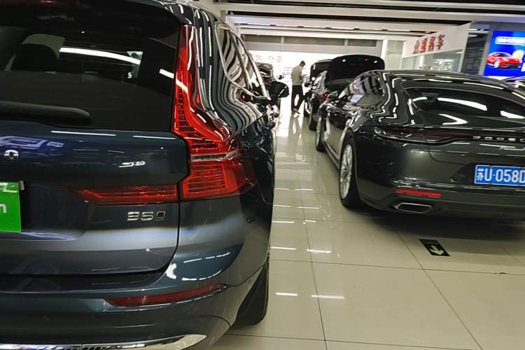 Used Volvo XC60 2022 B5 4x4 Zhiya Luxury Edition Right Rear Taillight