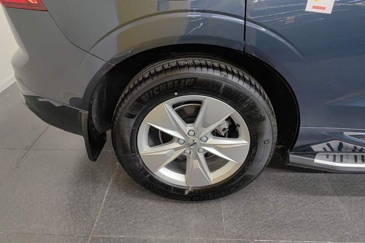 Used Volvo XC60 2022 B5 4x4 Zhiyi Luxury Edition Right Rear Wheel Hub
