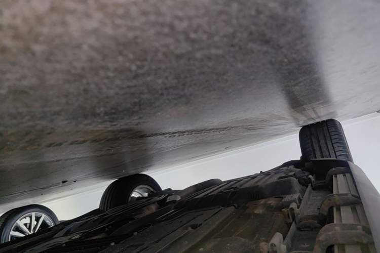 Used Volvo XC60 2022 B5 4x4 Zhiyi Luxury Edition Right Side Sill