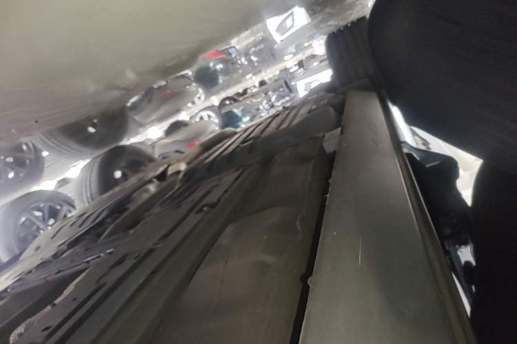 Used Volvo XC60 2022 B5 4x4 Smart Luxury Edition Right Side Sill