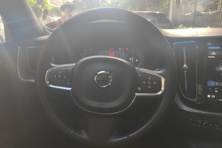 Used Volvo XC60 2022 B5 4x4 Zhiyi Sport Edition Steering Wheel