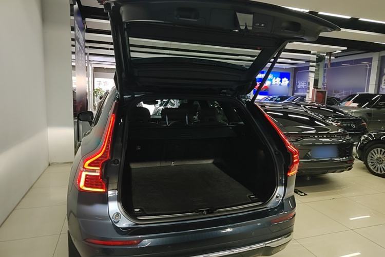 Used Volvo XC60 2022 B5 4x4 Zhiya Luxury Edition Trunk