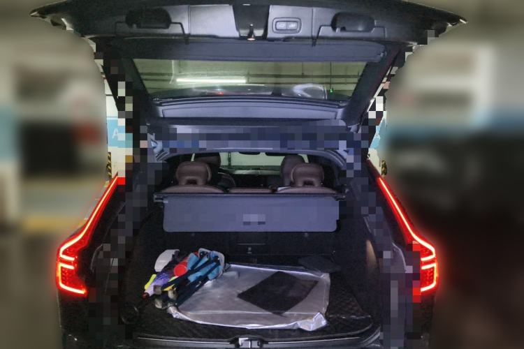 Used Volvo XC60 2022 B5 4x4 Smart Luxury Edition Trunk
