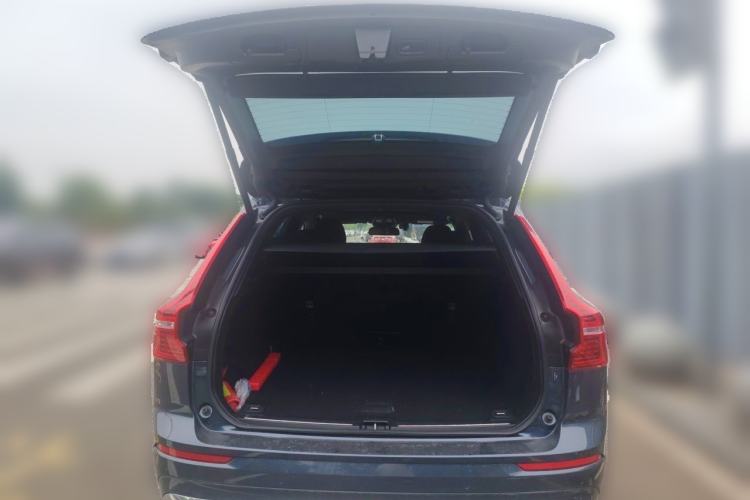 Used Volvo XC60 2022 B5 4x4 Zhiyi Luxury Edition Trunk