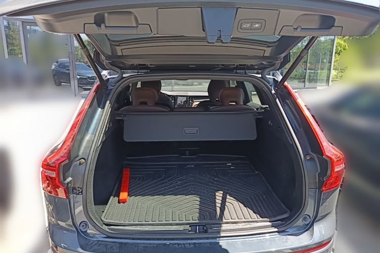 Used Volvo XC60 2022 B5 4x4 Zhiya Luxury Edition Trunk