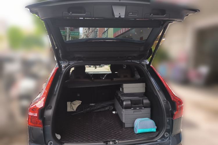 Used Volvo XC60 2022 B5 4x4 Zhiyi Luxury Edition Trunk