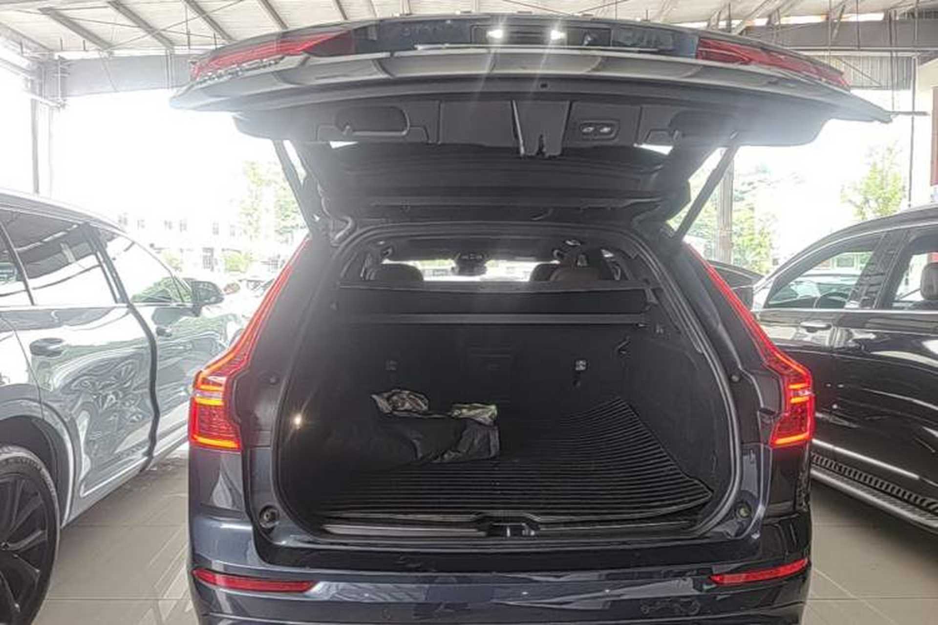 Used Volvo XC60 2022 B5 4x4 Smart Luxury Edition Trunk