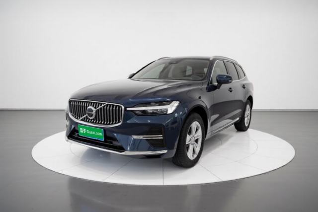 Używany Volvo XC60 2022 B5 4x4 Zhiyi Luxury Edition