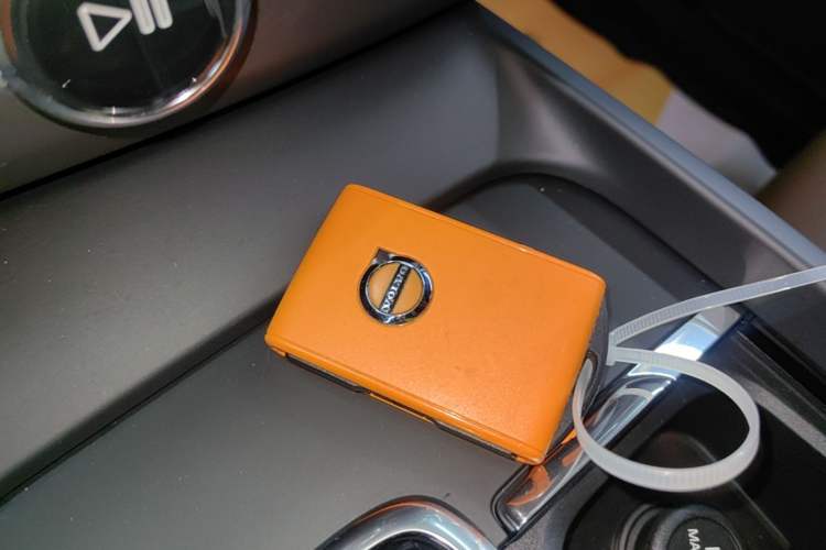 Used Volvo XC60 2022 B5 4x4 Zhiyi Luxury Edition Vehicle Key