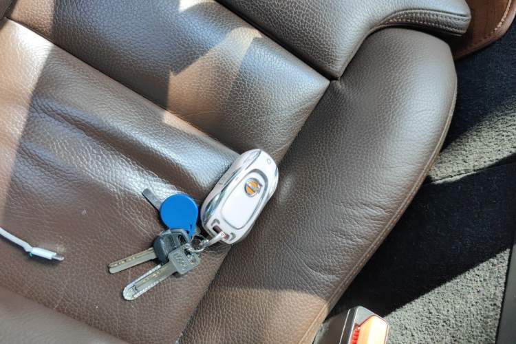 Used Volvo XC60 2022 B5 4x4 Smart Luxury Edition Vehicle Key