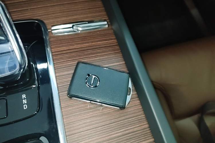 Used Volvo XC60 2022 B5 4x4 Zhiya Luxury Edition Vehicle Key