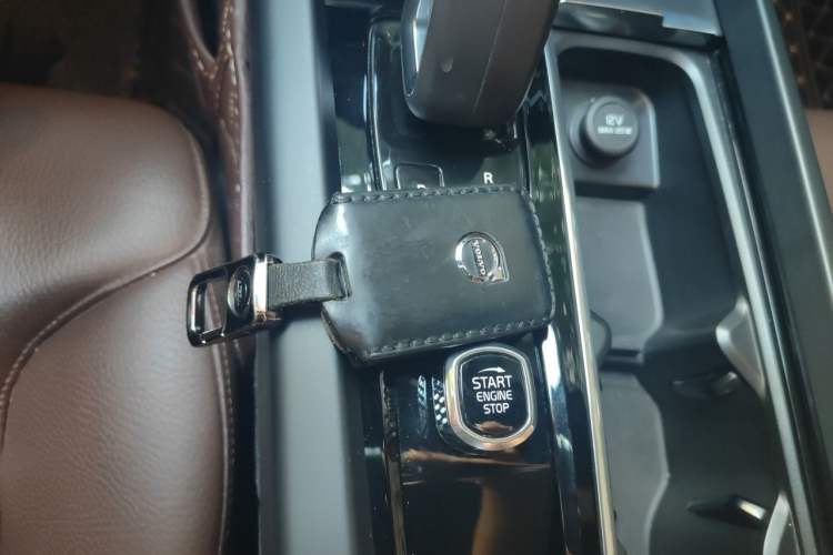 Used Volvo XC60 2022 B5 4x4 Zhiyi Sport Edition Vehicle Key