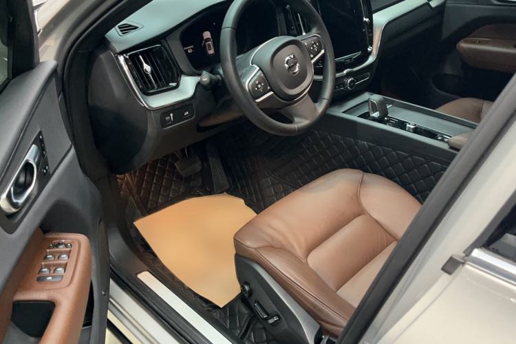 Used Volvo XC60 2022 B5 4x4 Zhiyi Luxury Edition Driver Seat