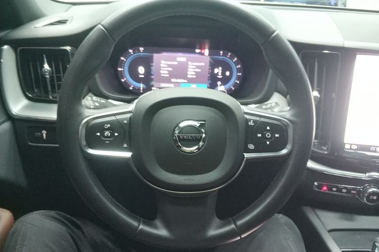 Used Volvo XC60 2022 B5 4x4 Zhiyi Luxury Edition Steering Wheel
