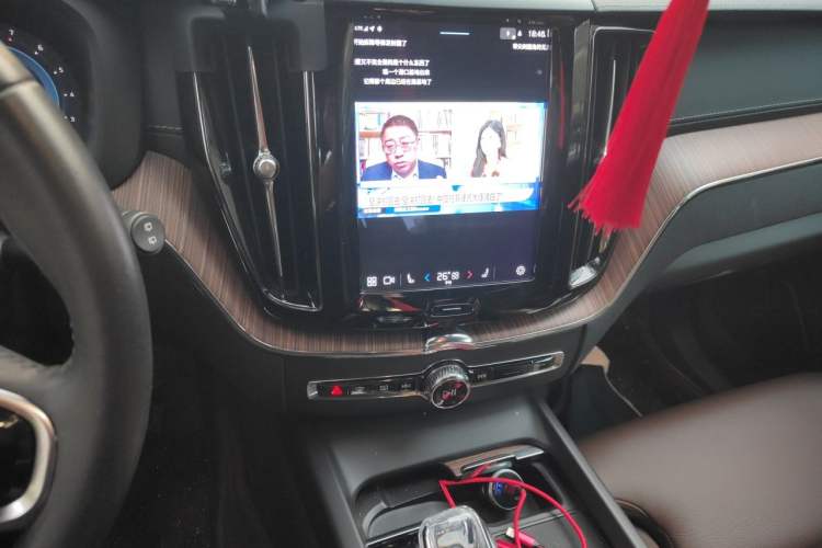 Used Volvo XC60 2022 B5 4x4 Smart Luxury Edition Audio And AC Panel