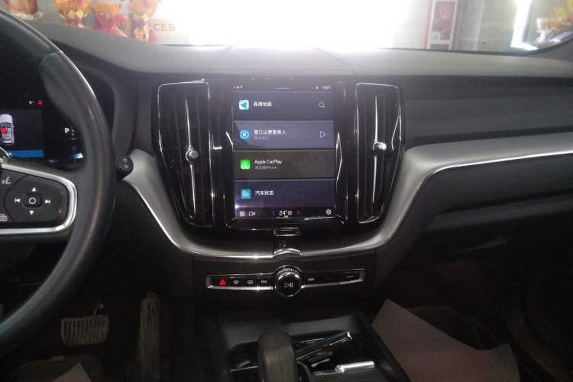 Used Volvo XC60 2022 B5 4x4 Zhiyi Luxury Edition Audio And AC Panel
