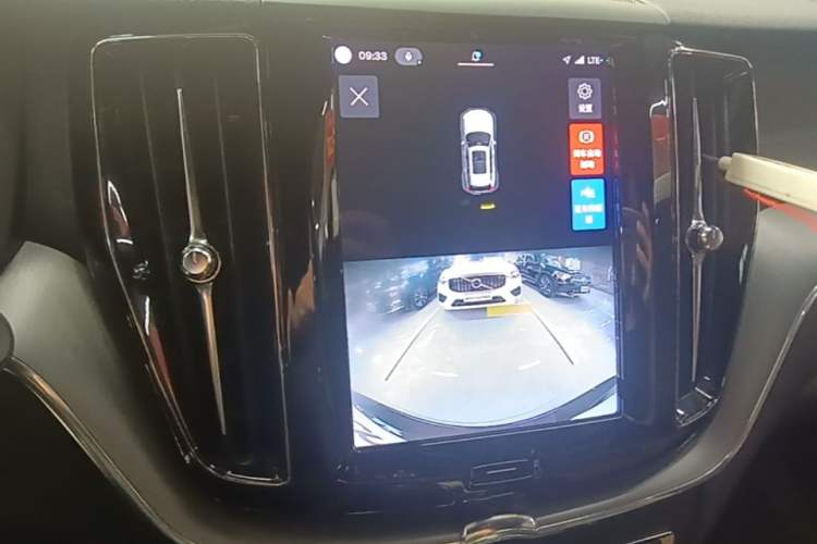 Used Volvo XC60 2022 B5 4x4 Zhiyi Luxury Edition Audio And AC Panel