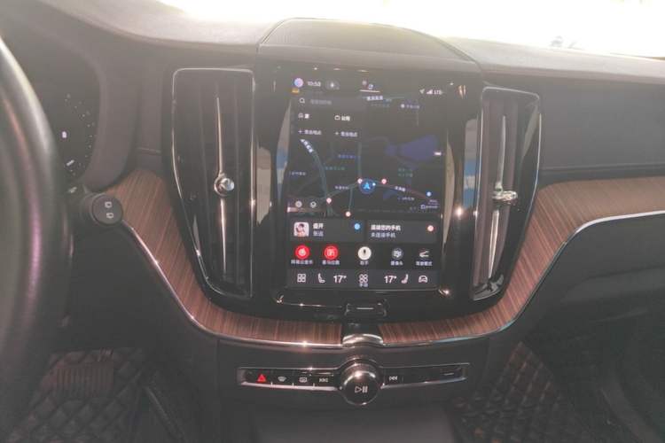 Used Volvo XC60 2022 B5 4x4 Smart Luxury Edition Audio And AC Panel
