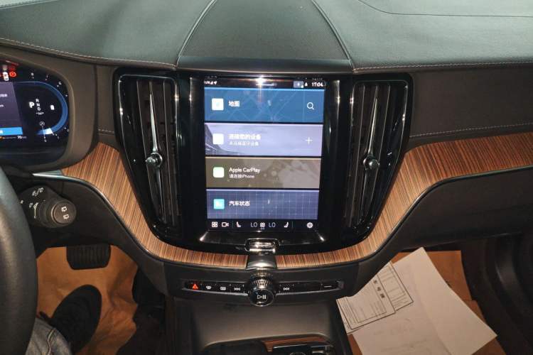 Used Volvo XC60 2022 B5 4x4 Smart Luxury Edition Audio And AC Panel