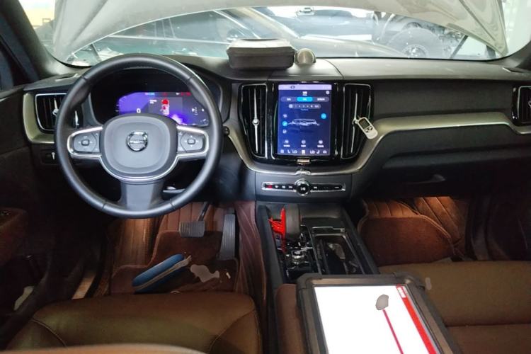 Used Volvo XC60 2022 B5 4x4 Zhiyi Luxury Edition Center Console